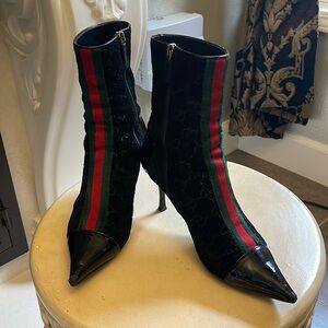 Gucci Black Suede Pointed Toe Ankle Boots with Red & Green Stripe